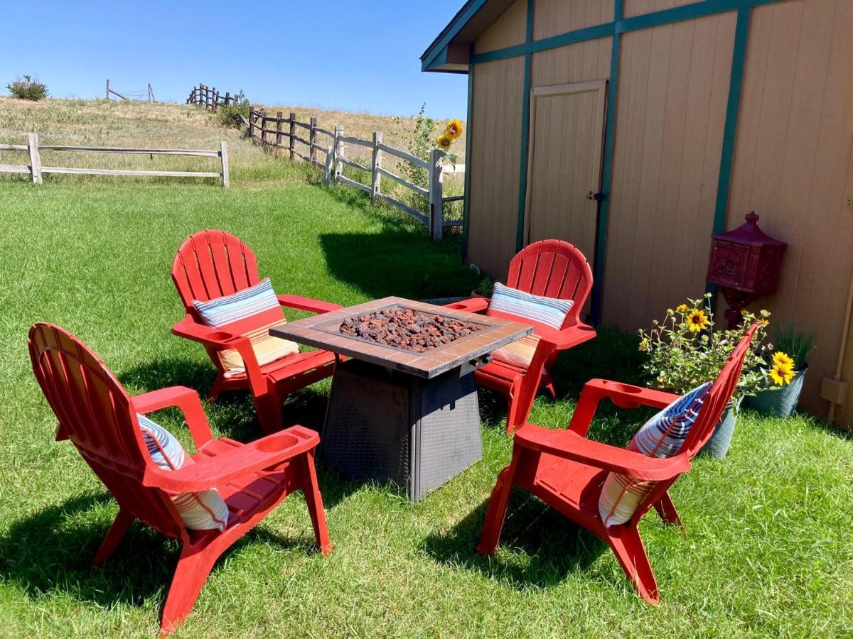 Yellowstone Cattle Baron Ensuite, Private Entrance & Parking - Prairie Rose B&B Шайен Екстериор снимка
