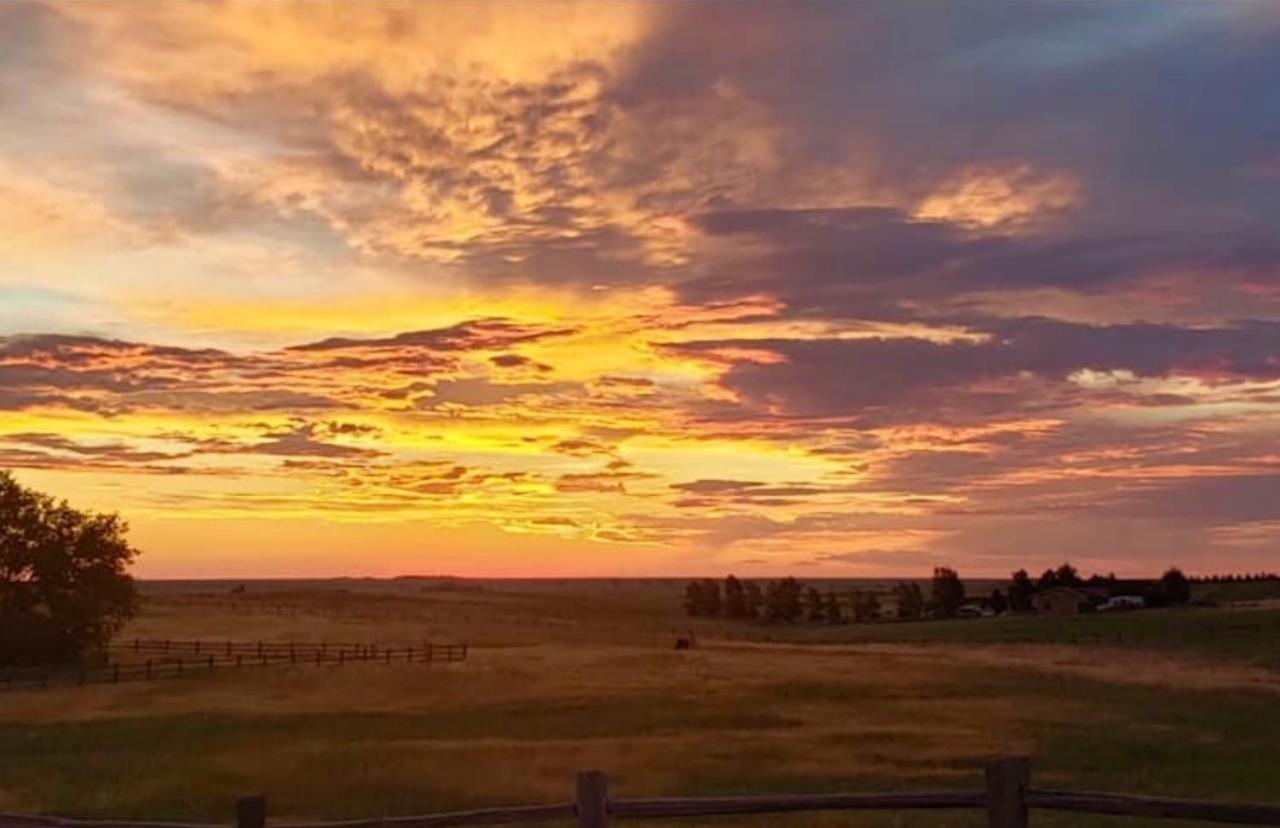 Yellowstone Cattle Baron Ensuite, Private Entrance & Parking - Prairie Rose B&B Шайен Екстериор снимка