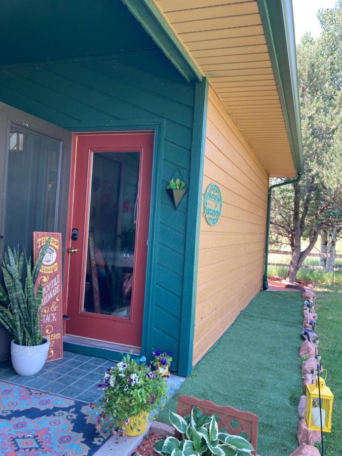 Yellowstone Cattle Baron Ensuite, Private Entrance & Parking - Prairie Rose B&B Шайен Екстериор снимка