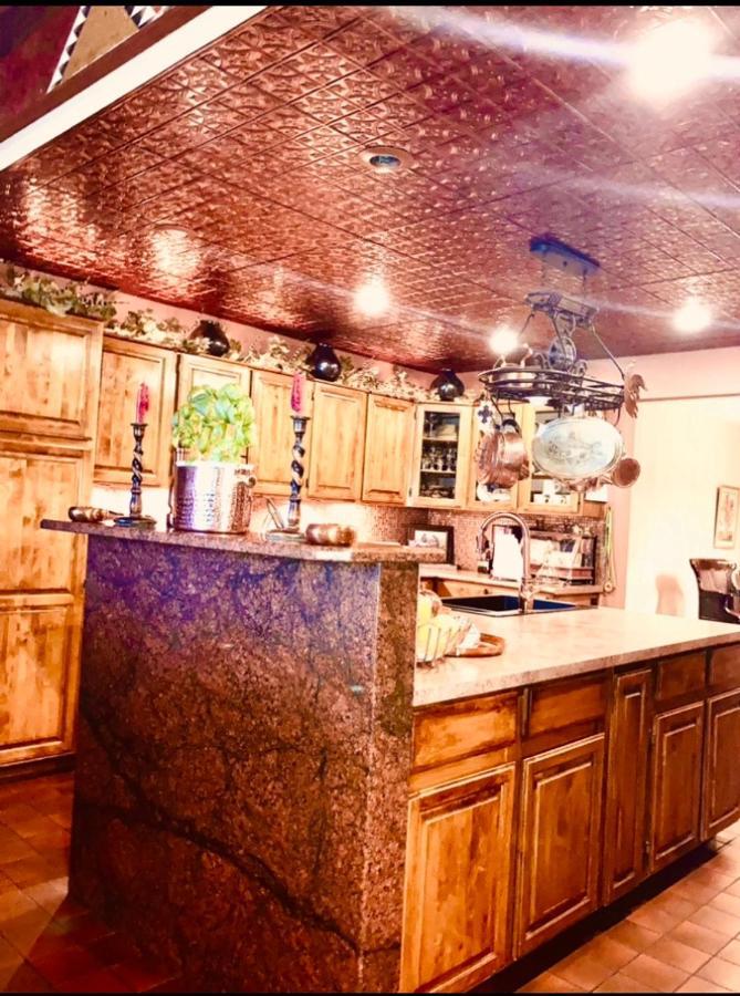 Yellowstone Cattle Baron Ensuite, Private Entrance & Parking - Prairie Rose B&B Шайен Екстериор снимка
