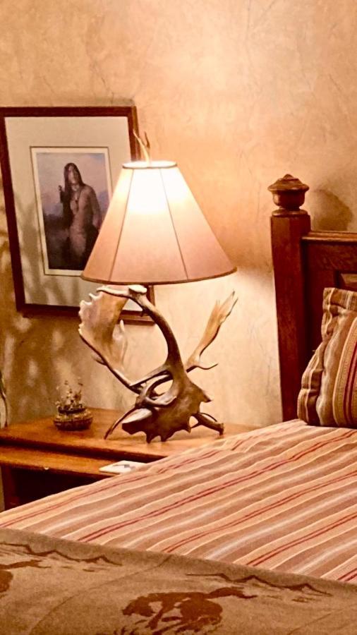 Yellowstone Cattle Baron Ensuite, Private Entrance & Parking - Prairie Rose B&B Шайен Екстериор снимка